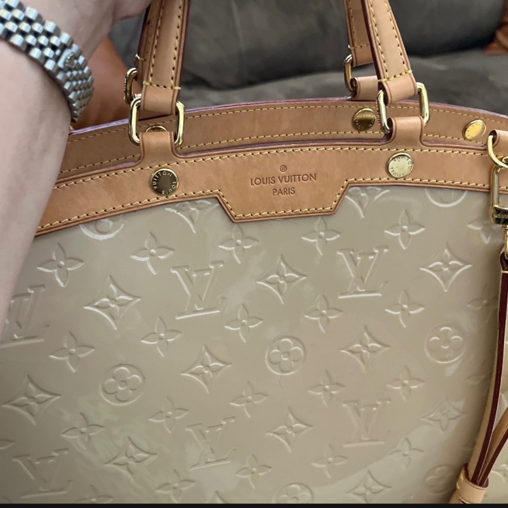 Louis Vuitton GM Brea in Dune